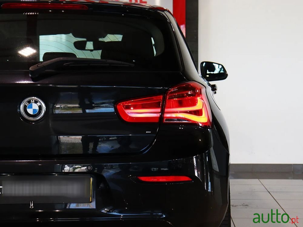 2016' BMW Série 1 D photo #6