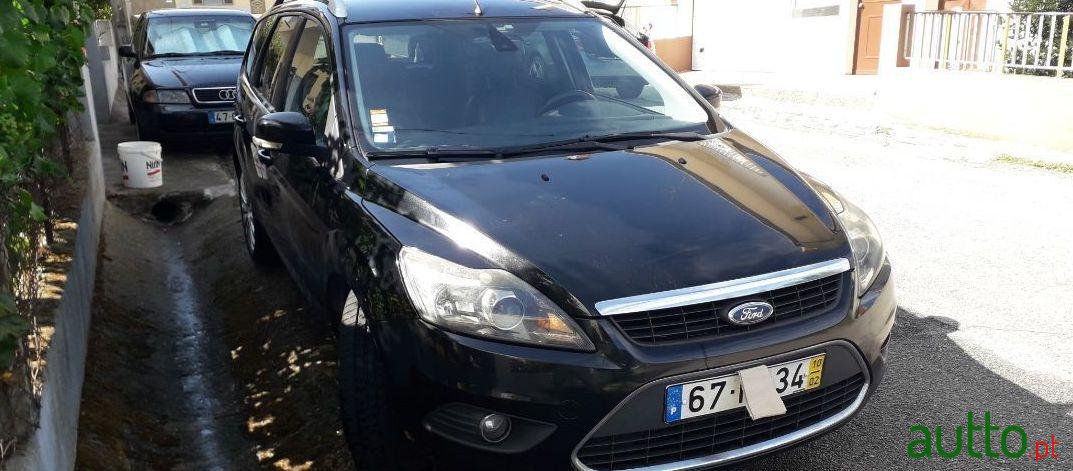 2010' Ford Focus Sw photo #3