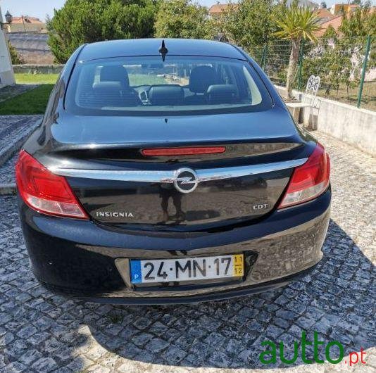 2011' Opel Insignia photo #3