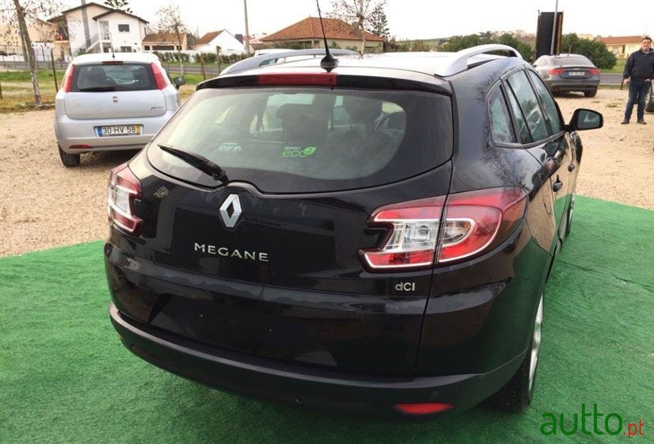 2014' Renault Megane Sport Tourer photo #2