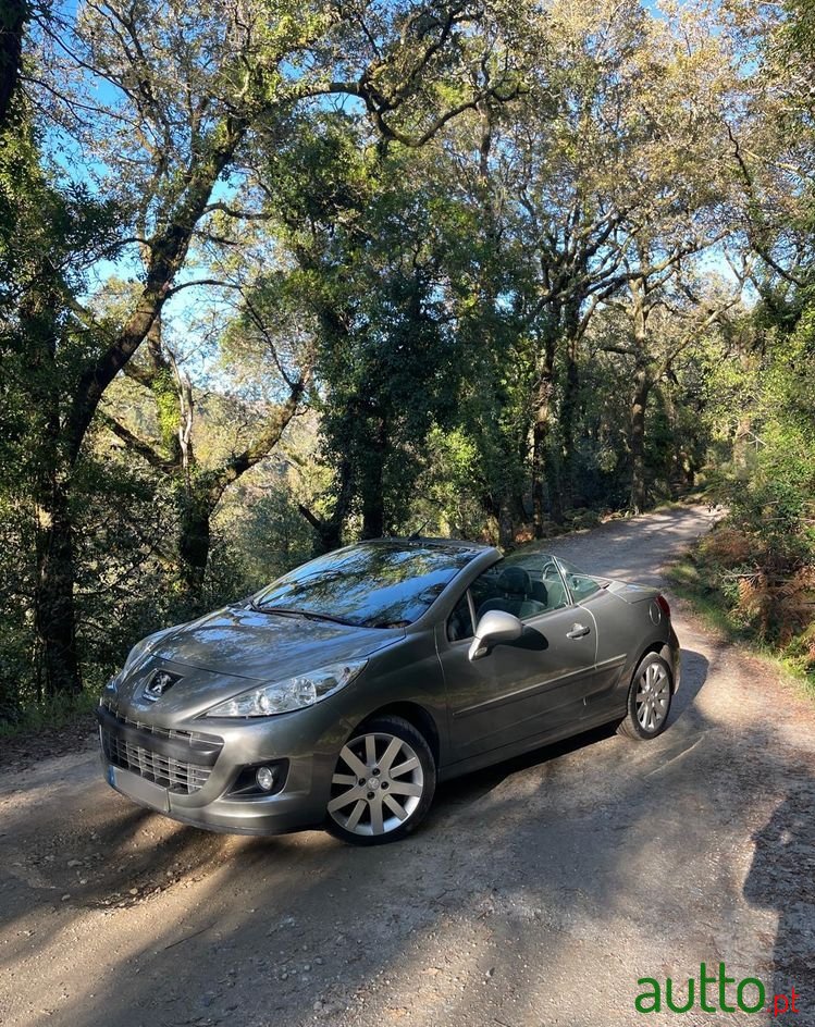 2013' Peugeot 207 120 Vti Allure photo #2