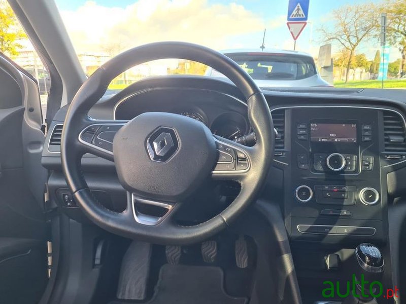 2019' Renault Megane photo #5