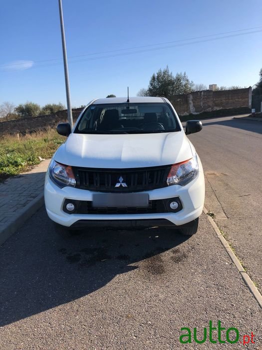 2020' Mitsubishi L200 photo #1