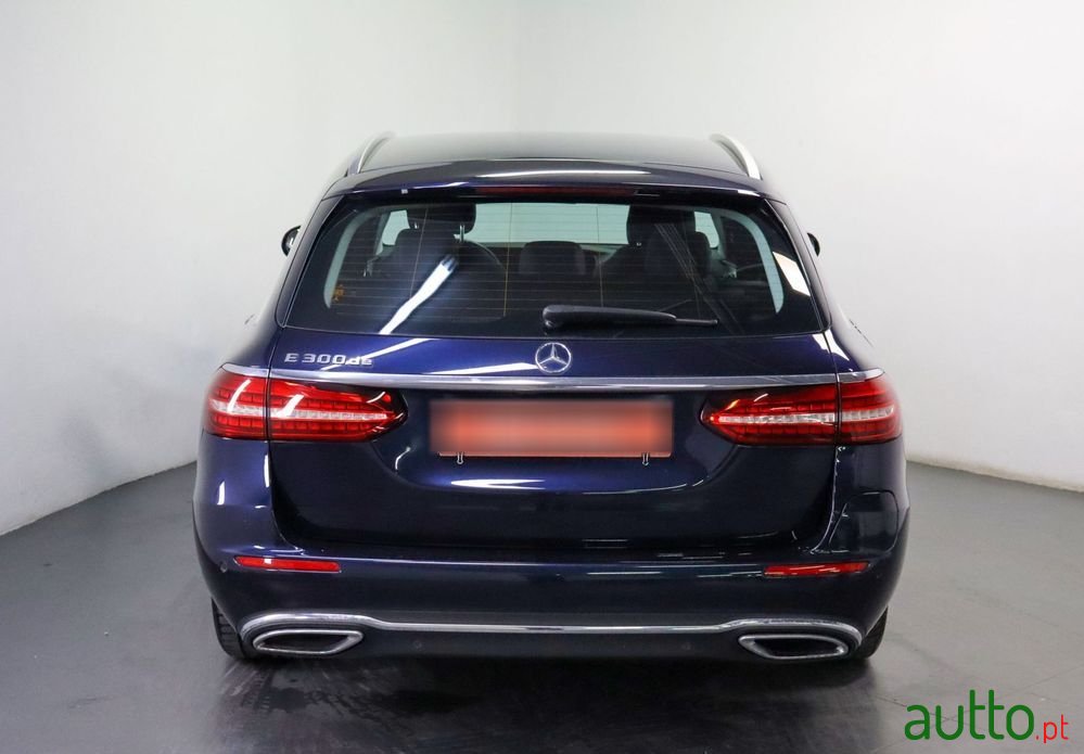 2022' Mercedes-Benz Classe E De Exclusive Line photo #4