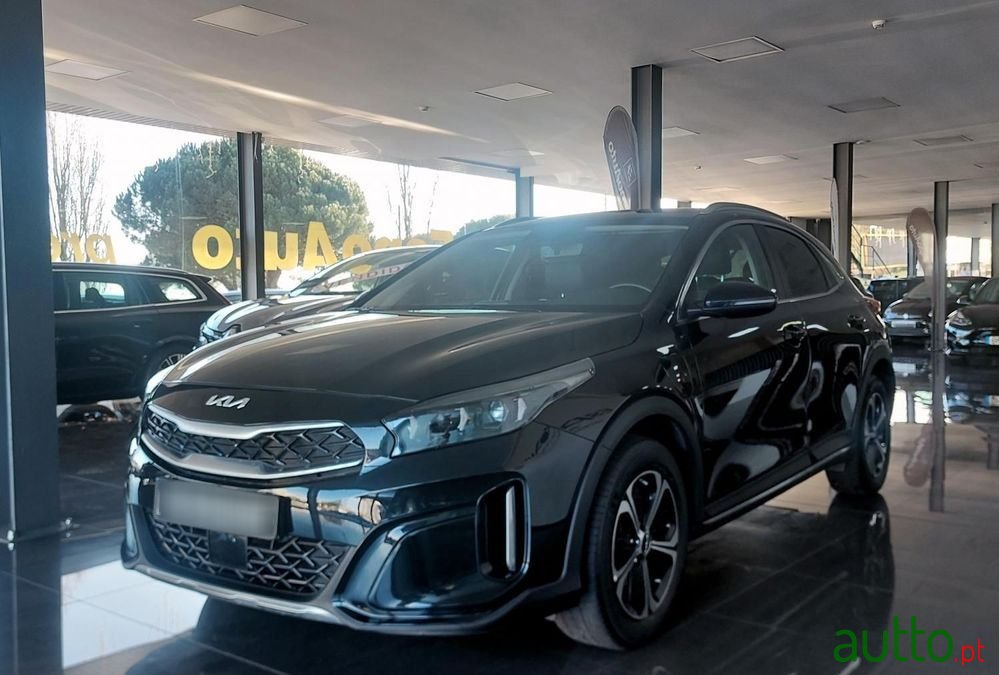 2023' Kia XCeed photo #2