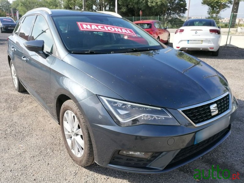 2019' SEAT Leon St photo #1