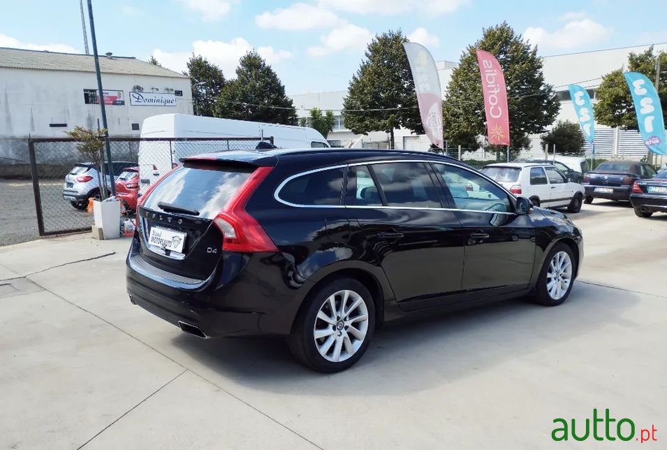 2015' Volvo V60 photo #6