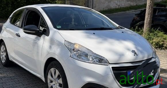 2015' Peugeot 208 Puretech 68 Access photo #4