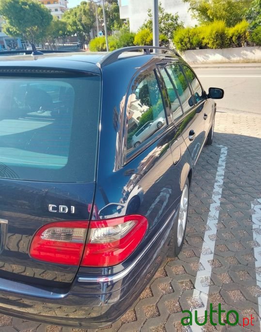 2009' Mercedes-Benz E-220 photo #4