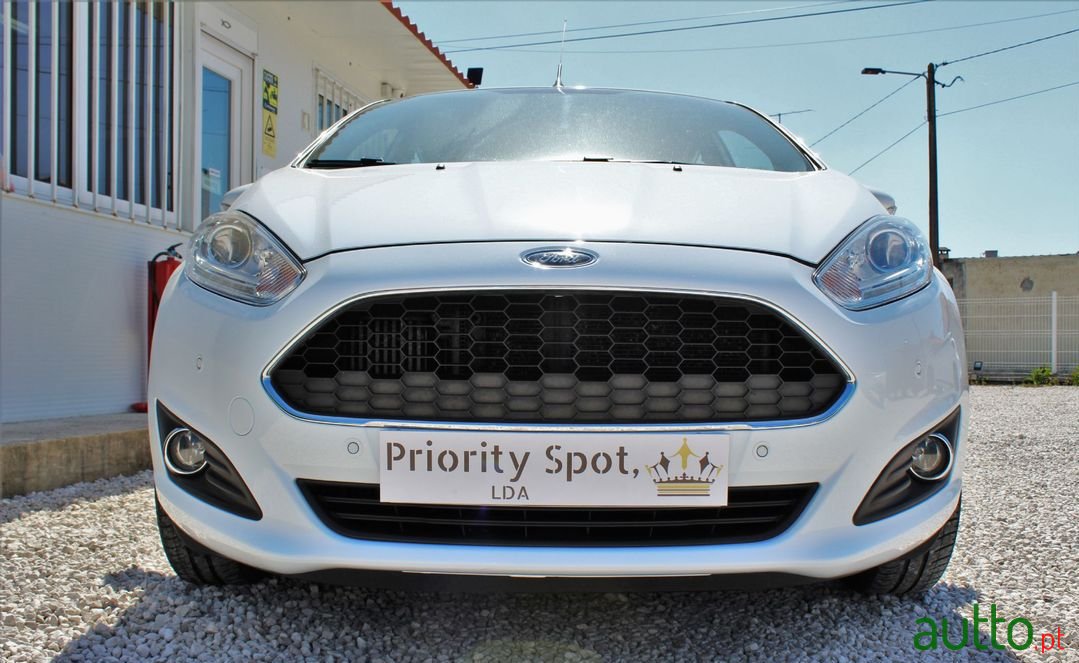 2016' Ford Fiesta photo #2