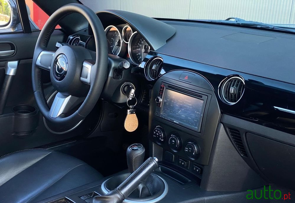 2006' Mazda MX-5 photo #4
