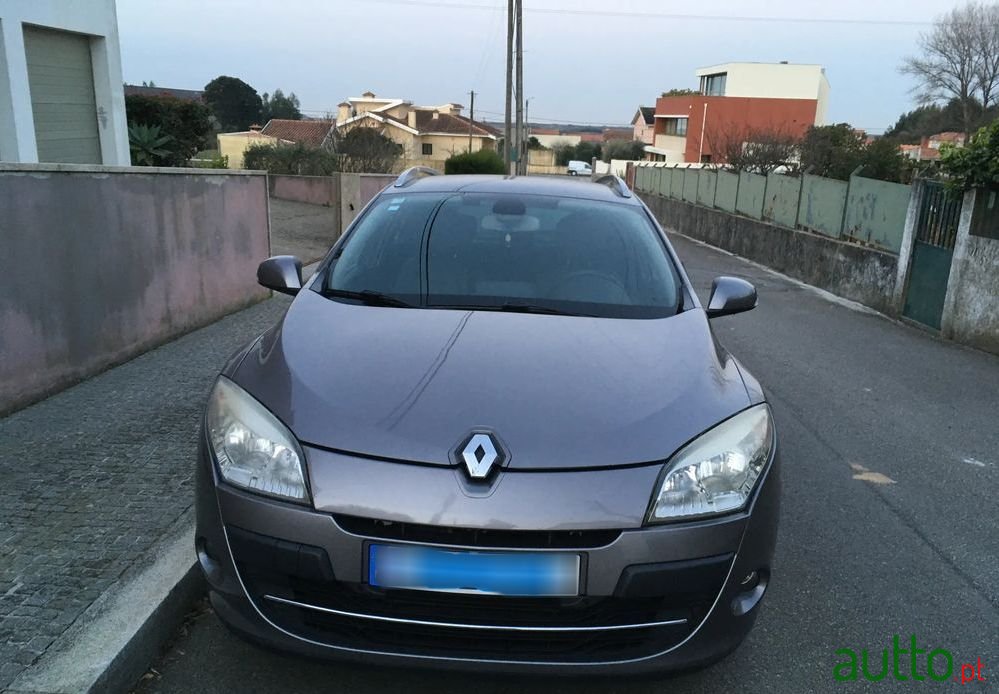 2010' Renault Megane Break photo #4