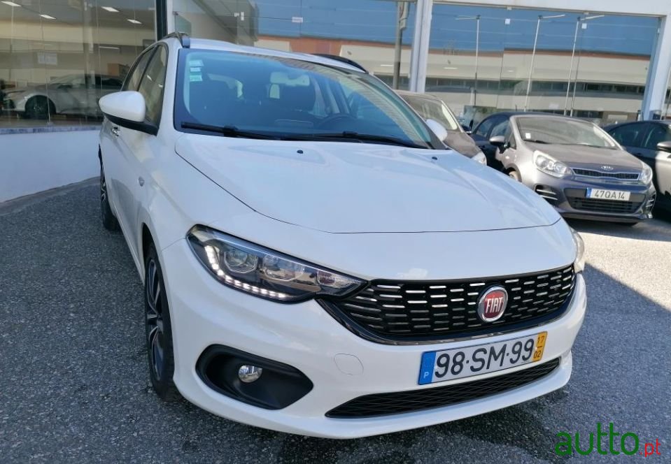 2017' Fiat Tipo Station Wagon photo #1