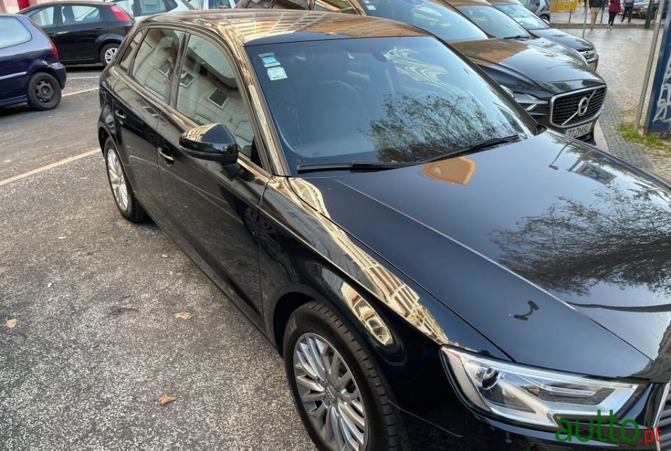 2016' Audi A3 Sportback photo #2