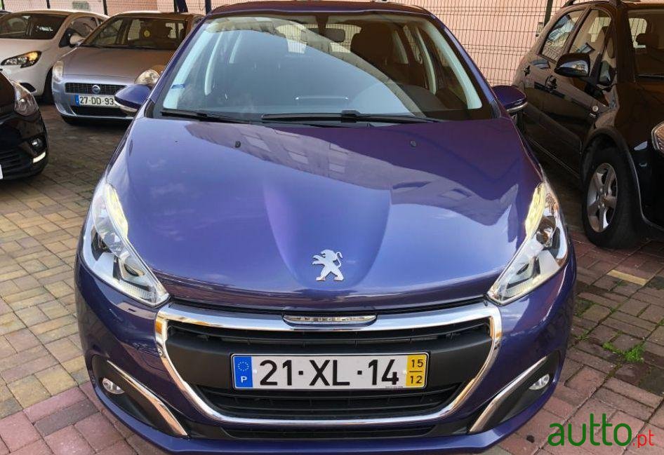 2015' Peugeot 208 photo #2