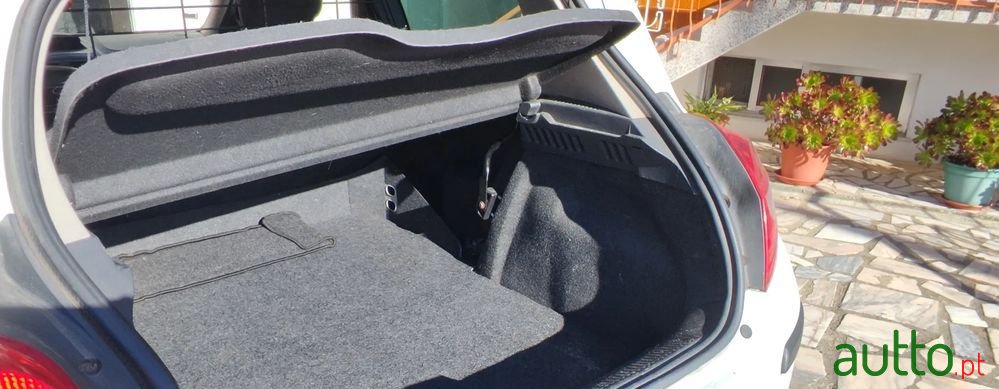 2008' Renault Clio 1.5 Dci Pack photo #1