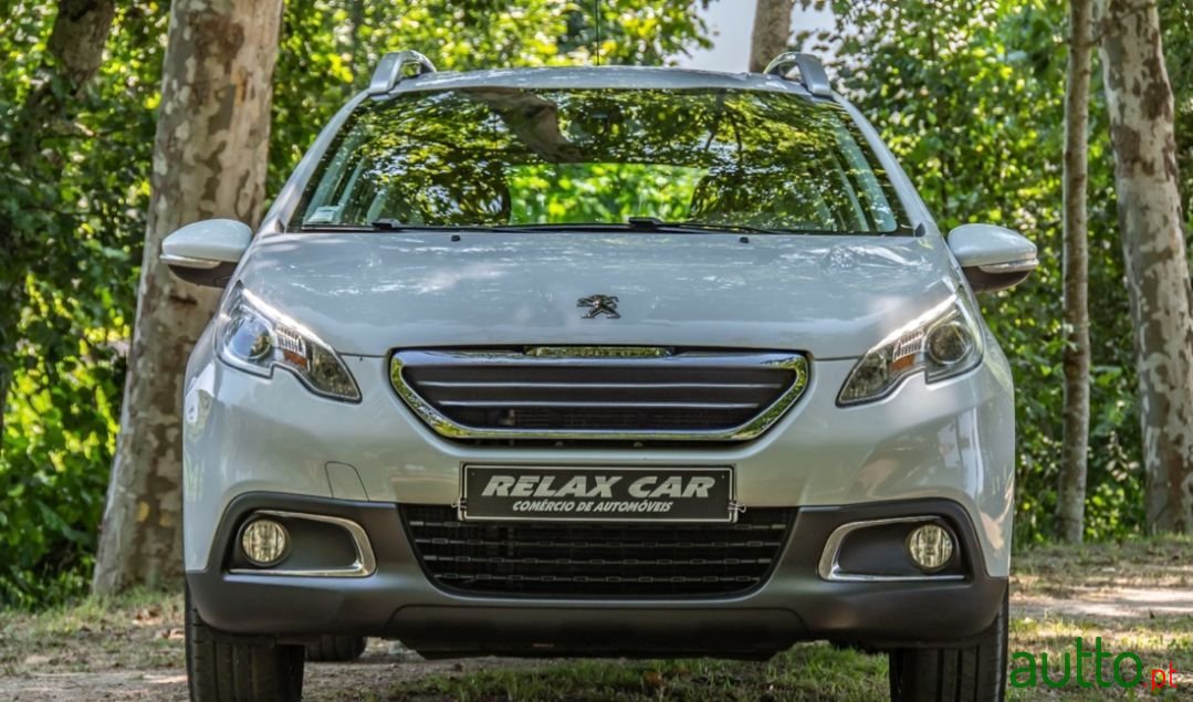 2013' Peugeot 2008 photo #2