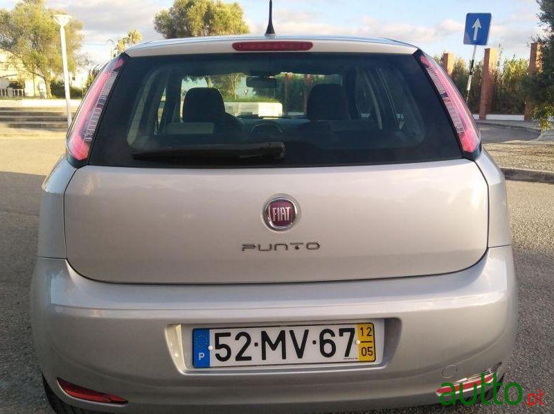 2012' Fiat Punto photo #1