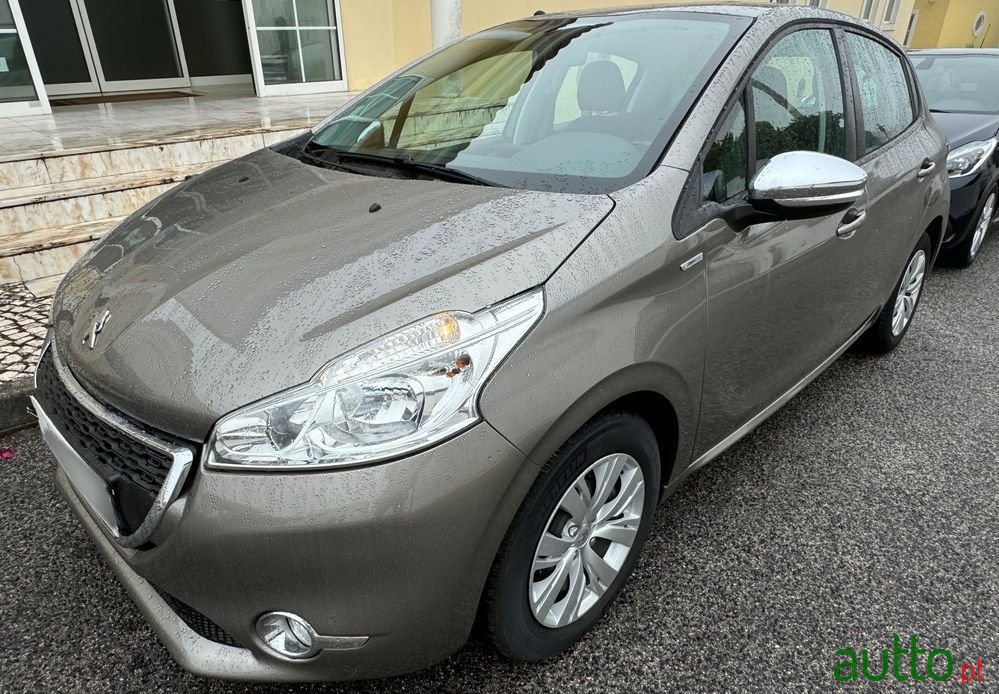 2014' Peugeot 208 photo #1