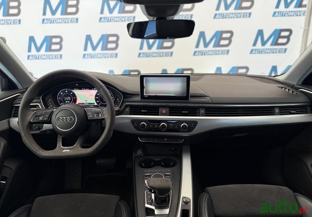 2016' Audi A4 Avant photo #6