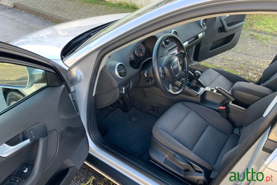 2011' Audi A3 Sportback photo #5