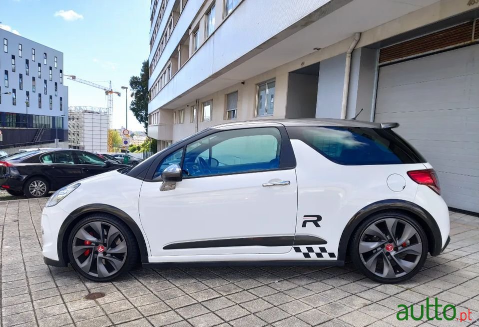 2011' Citroen DS3 photo #4