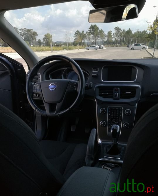 2014' Volvo V40 photo #5