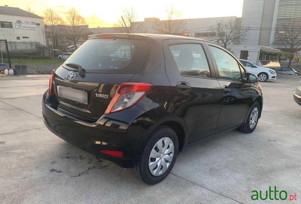 2011' Toyota Yaris 1.4 D-4D photo #6