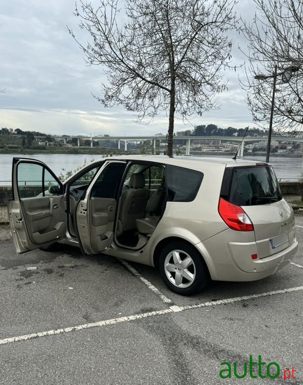 2007' Renault Scenic photo #5