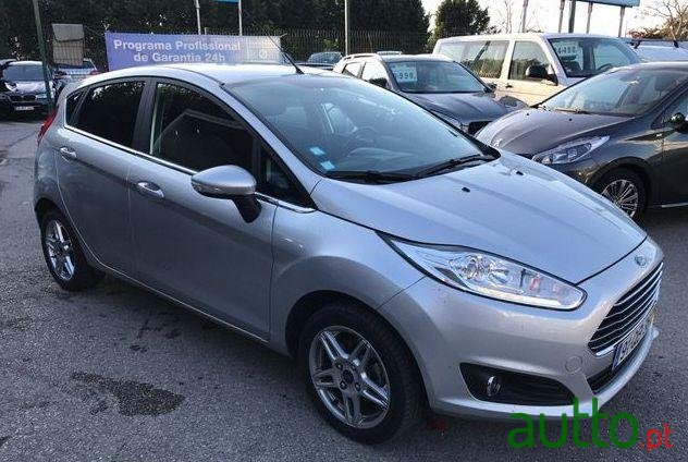 2015' Ford Fiesta 1.0 Ti-Vct Titanium photo #1