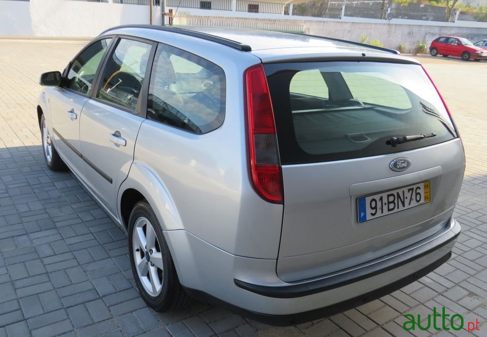 2006' Ford Focus Sw photo #6