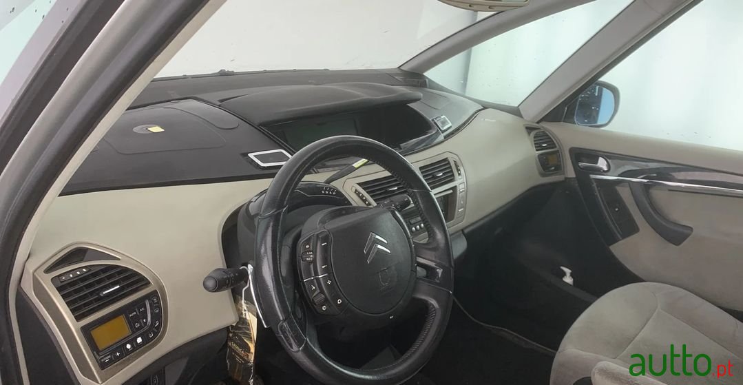 2007' Citroen C4 Grand Picasso photo #2