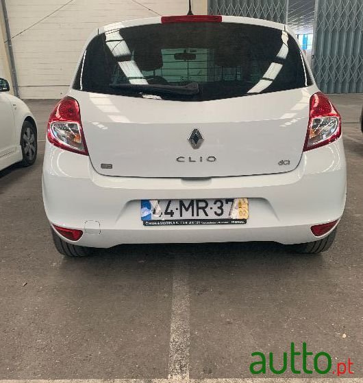 2012' Renault Clio photo #3