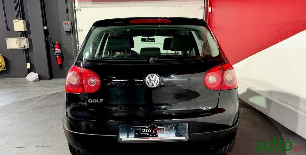 2004' Volkswagen Golf photo #6