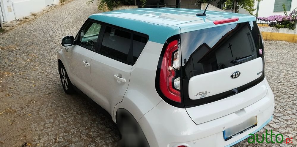 2015' Kia E-Soul photo #3