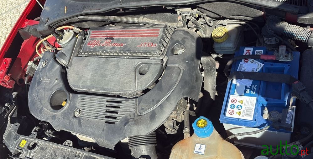 2011' Alfa Romeo MiTo photo #4