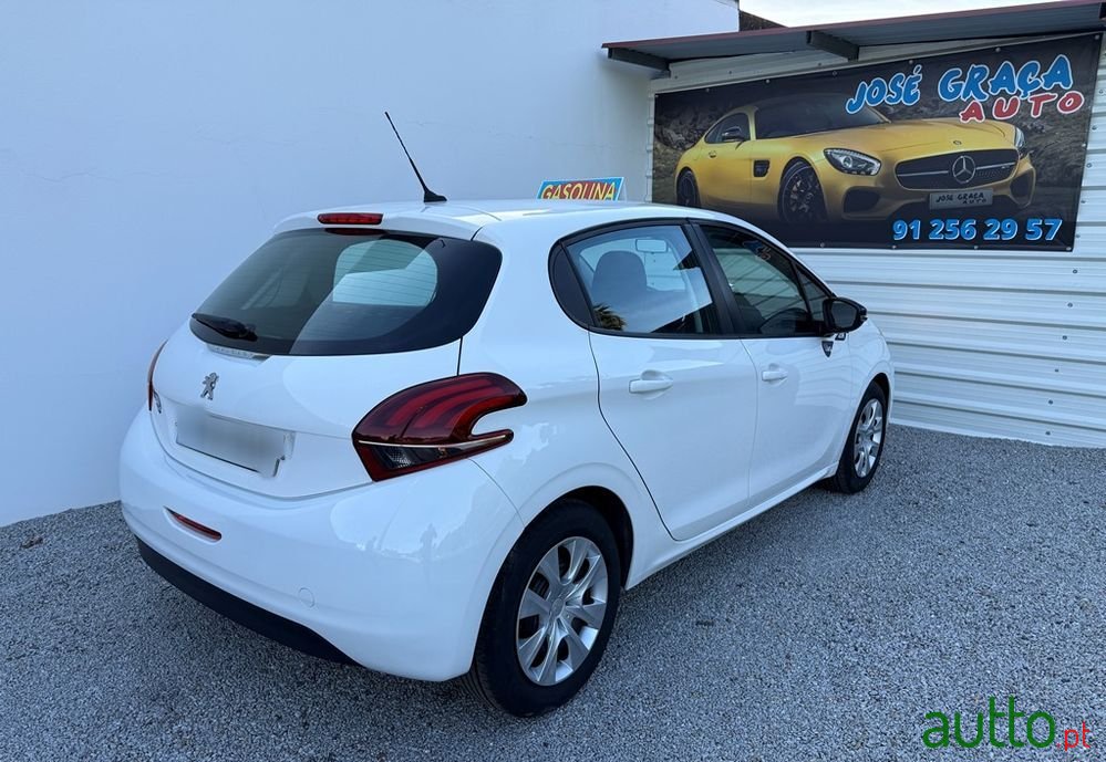 2019' Peugeot 208 Puretech 68 Like photo #2