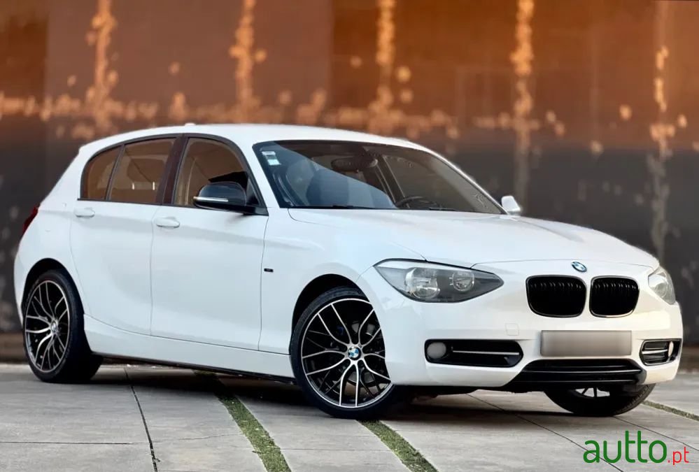 2011' BMW Série 1 D Line Sport photo #1