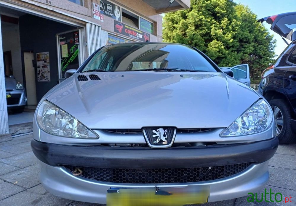 2006' Peugeot 206 1.4 Xt photo #2