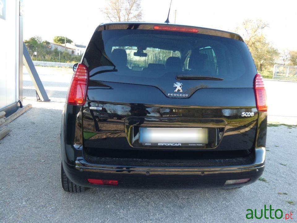 2016' Peugeot 5008 photo #3