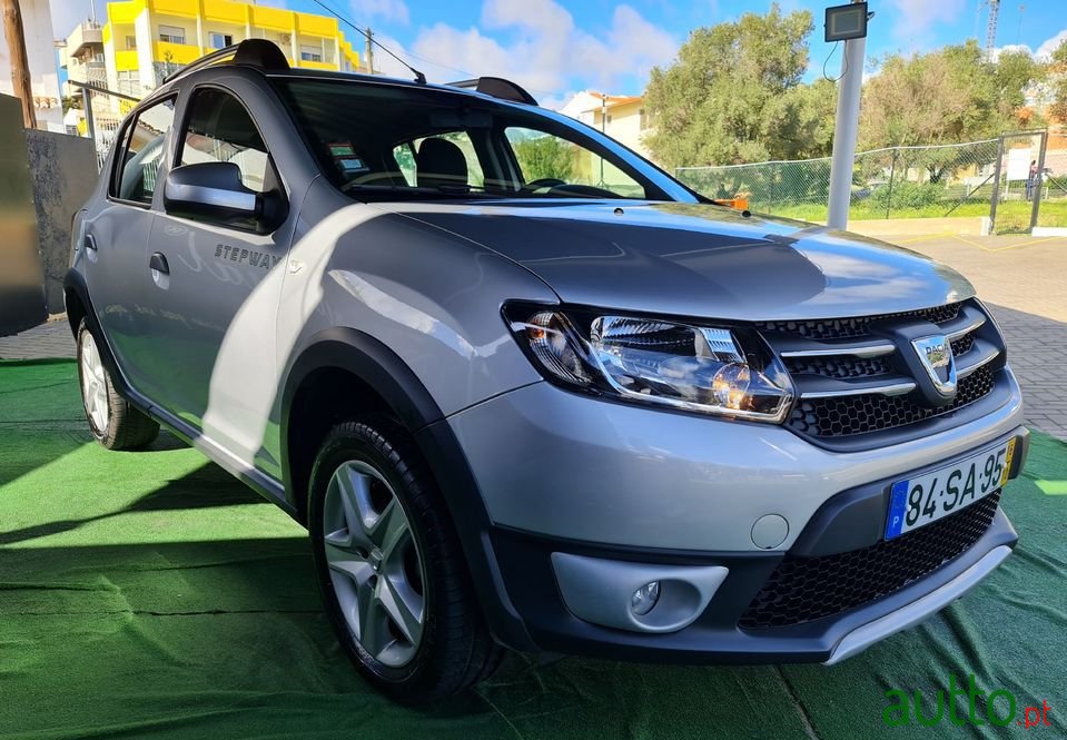 2016' Dacia Sandero photo #3