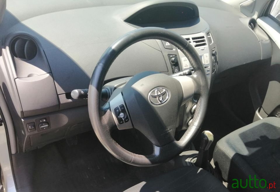2007' Toyota Yaris photo #5