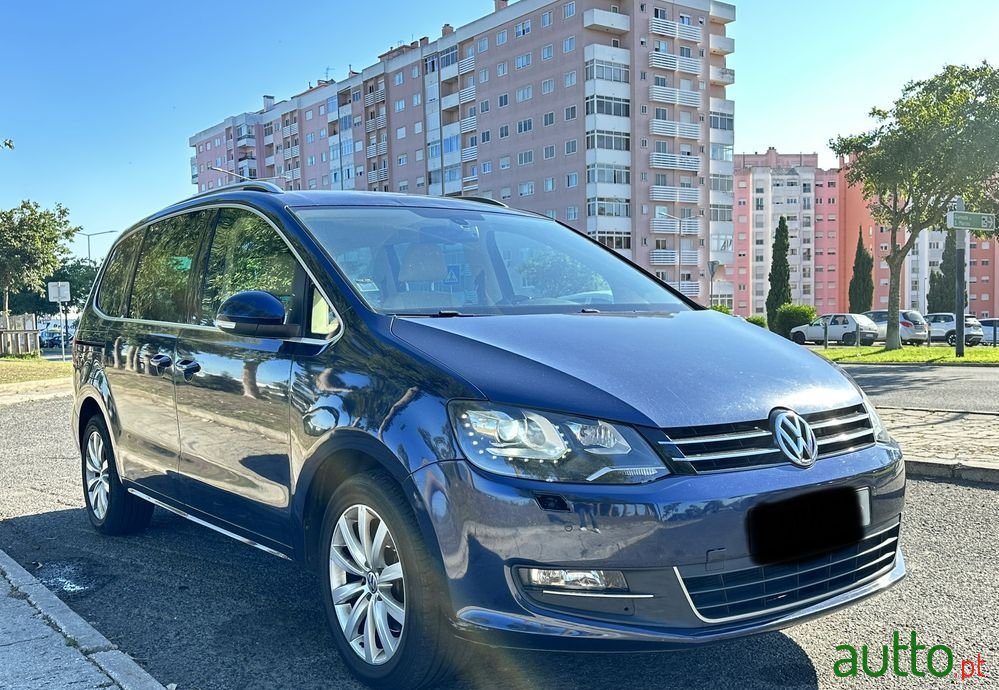 2012' Volkswagen Sharan photo #5