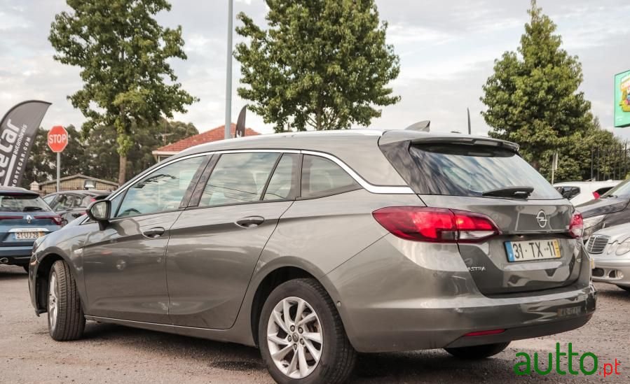 2017' Opel Astra Sports Tourer photo #2