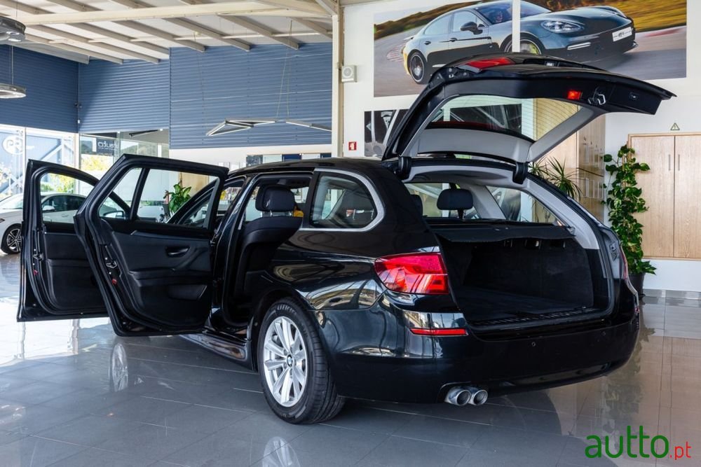 2012' BMW Série 5 D Touring photo #4