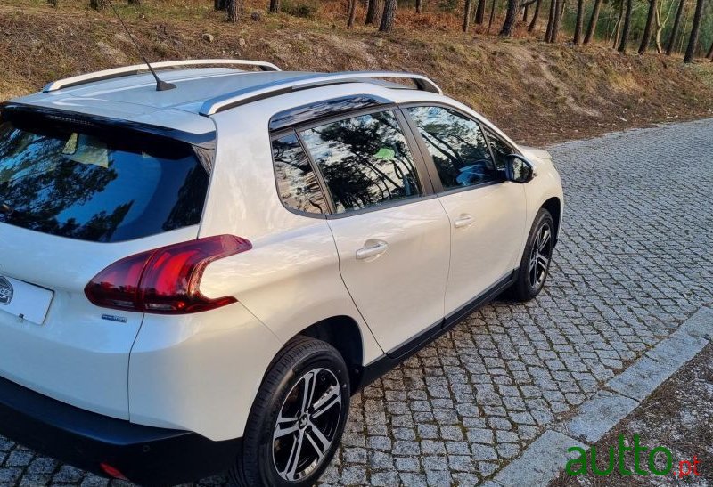 2017' Peugeot 2008 photo #6