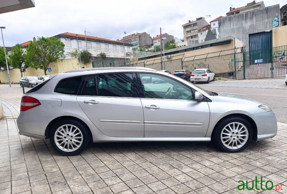 2008' Renault Laguna Break photo #6