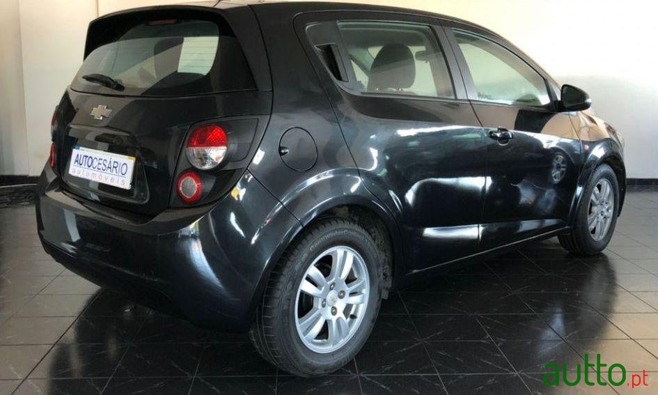 2011' Chevrolet Aveo photo #2