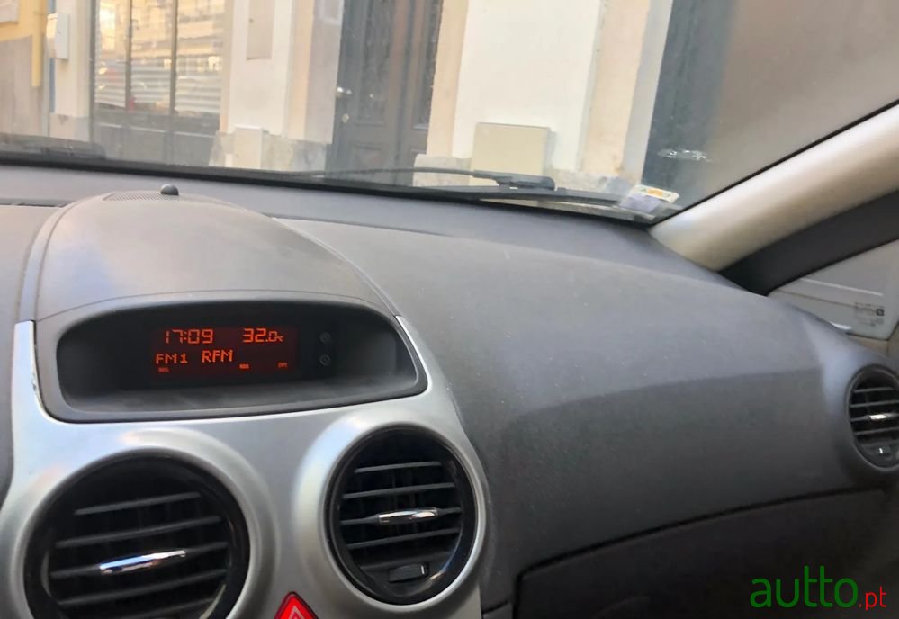 2010' Opel Corsa 1.2 Enjoy photo #6