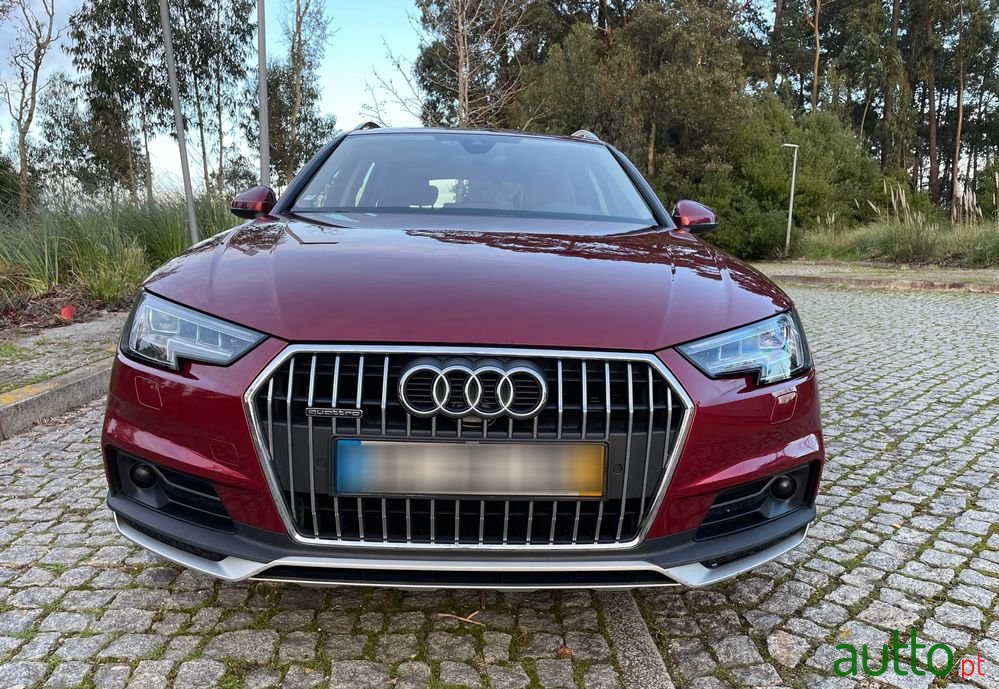 2017' Audi A4 Allroad photo #1